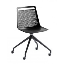 alt= Silla Akami UR