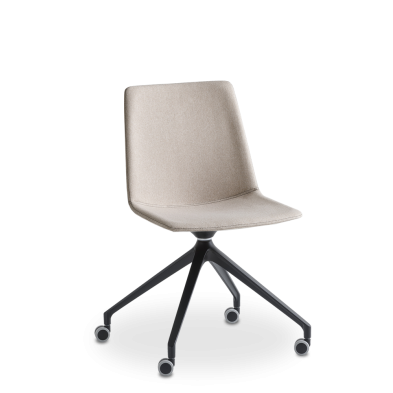 Silla Akami UR tapizada