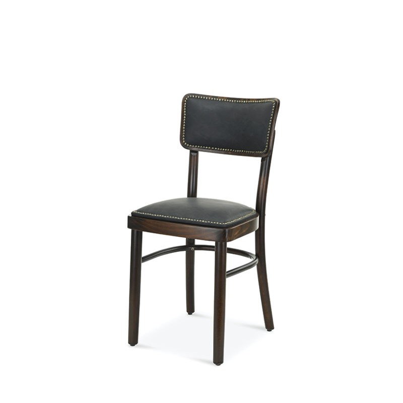 Silla Novo tapizada tachuelas